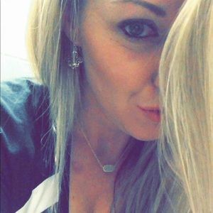 Meet your Posher, Lydia